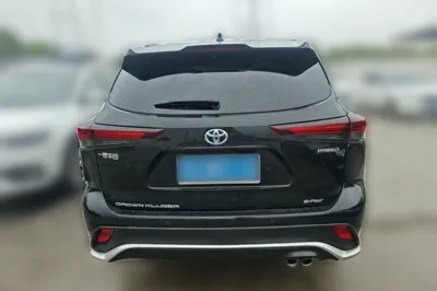 Toyota Crown Kluger 2023, 20400 км, за 36127 USD