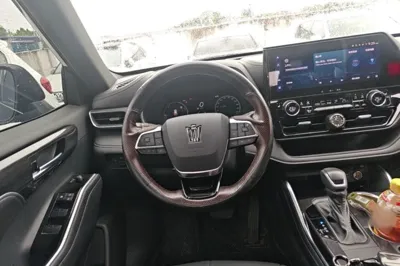 Toyota Crown Kluger 2023, 20400 км, за 36127 USD - фото 9
