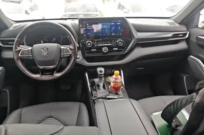 Toyota Crown Kluger 2023, 20400 км, за 36127 USD - фото 18