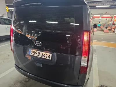 Hyundai Staria 2022, 61386 км, за 17031.78 USD - фото 8