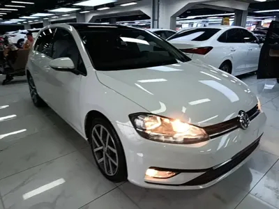Volkswagen Golf 2020, 49300 км, за 10089.82 USD