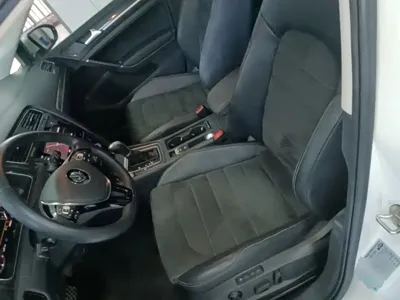 Volkswagen Golf 2020, 49300 км, за 10089.82 USD - фото 15