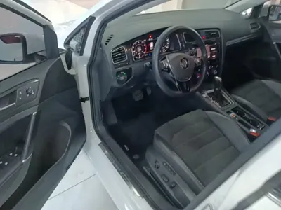 Volkswagen Golf 2020, 49300 км, за 10089.82 USD - фото 16