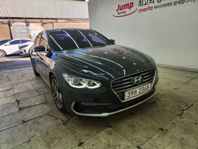Hyundai Grandeur 2018, 215000 км, за 6541.13 USD