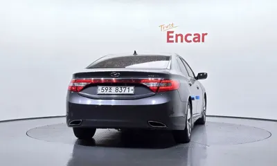 Hyundai Grandeur 2011, 163018 км, за 3105.38 USD