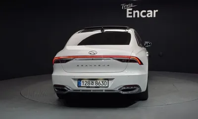 Hyundai Grandeur 2022, 139546 км, за 10962.32 USD
