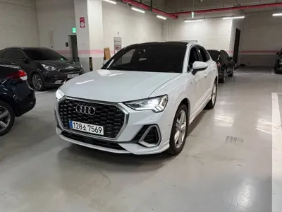 Audi Q3 2023, 59413 км, за 33803.54 USD