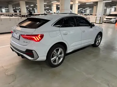 Audi Q3 2023, 59413 км, за 33803.54 USD