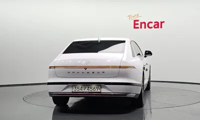 Hyundai Grandeur 2023, 167757 км, за 12209.53 USD