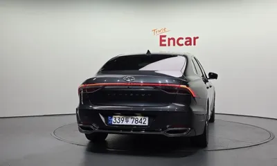Hyundai Grandeur 2022, 156935 км, за 15854.54 USD