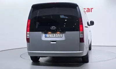 Hyundai Staria 2023, 130816 км, за 15294.74 USD