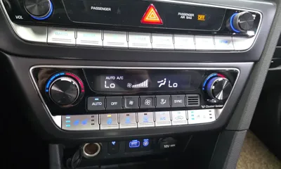 Hyundai Sonata 2019, 41081 км, за 8861.76 USD - фото 17