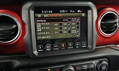 Jeep Wrangler 2019, 60200 км, за 22974.92 USD - фото 17