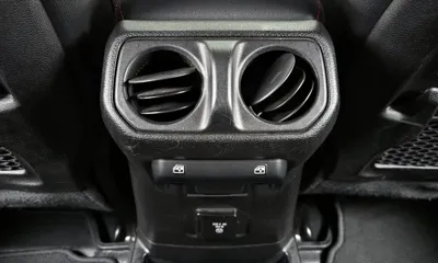 Jeep Wrangler 2019, 60200 км, за 22974.92 USD - фото 19