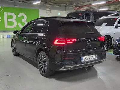 Volkswagen Golf 2023, 53995 км, за 18827.37 USD