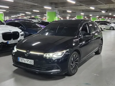 Volkswagen Golf 2023, 53995 км, за 18827.37 USD