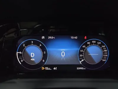 Volkswagen Golf 2023, 53995 км, за 18827.37 USD - фото 8