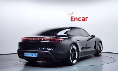 Porsche Taycan 2025, 12659 км, за 101684.82 USD