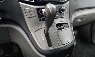Hyundai Starex 2017, 70766 км, за 9715.11 USD - фото 9