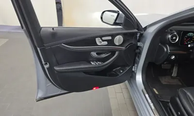 Mercedes-Benz E-Class 2022, 69924 км, за 24247.54 USD - фото 24