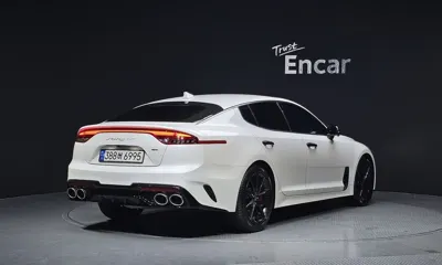 Kia Stinger 2023, 43103 км, за 19689.46 USD