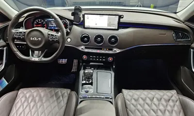 Kia Stinger 2023, 43103 км, за 19689.46 USD - фото 7