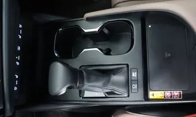 Lexus ES 2026, 16469 км, за 41314.15 USD - фото 9