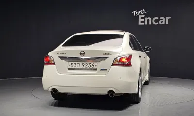 Nissan Altima 2015, 142988 км, за 2560.06 USD