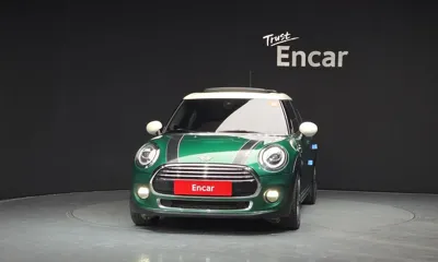 MINI Cooper 2019, 65927 км, за 12884.04 USD