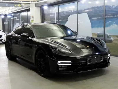 Porsche Panamera · 2021 год