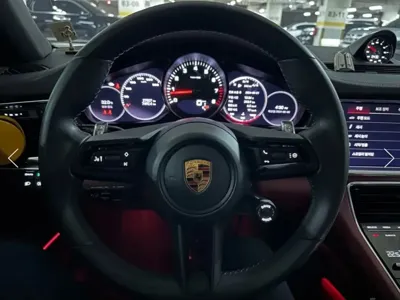 Porsche Panamera 2021, 77000 км, за 52285.84 USD