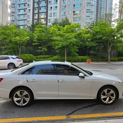 Audi A4 2020, 149000 км, за 13615.64 USD