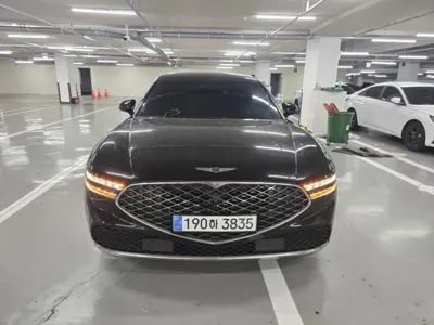 Genesis G90 2023, 119088 км, за 7416.09 USD