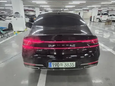 Genesis G90 2023, 119088 км, за 7416.09 USD