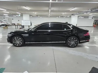 Genesis G90 2023, 119088 км, за 7416.09 USD