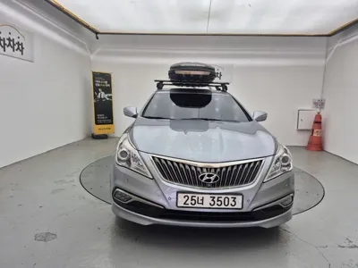 Hyundai Grandeur 2015, 192698 км, за 2953.92 USD