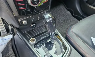KG_Mobility_Ssangyong TIBOLI 2018, 218562 км, за 4523.4 USD - фото 20