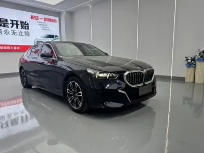 BMW 5 Series 2024, 10000 км, за 39257.63 USD