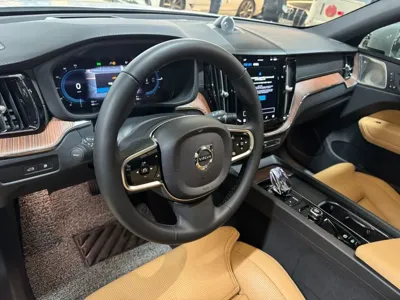 Volvo XC60 2025, 14200 км, за 29902.3 USD - фото 7