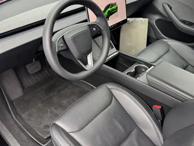 Tesla Model 3 2024, 54000 км, за 23904.58 USD - фото 7