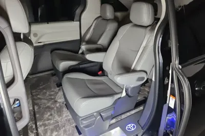 Toyota Granvia 2024, 157200 км, за 27488 USD - фото 17