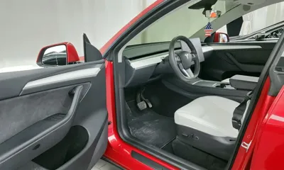 Tesla Model Y 2023, 61576 км, за 26847.84 USD - фото 10