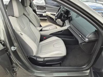 Hyundai Avante 2023, 55303 км, за 11356.18 USD - фото 9