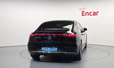 Mercedes-Benz EQE 2023, 42220 км, за 32099.25 USD