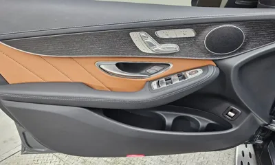 Mercedes-Benz GLC-Class 2022, 18329 км, за 30407.21 USD - фото 12