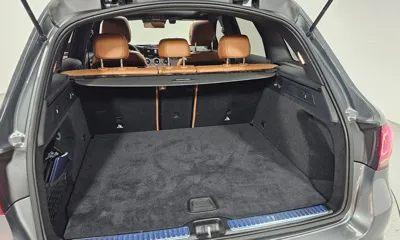 Mercedes-Benz GLC-Class 2022, 18329 км, за 30407.21 USD - фото 20