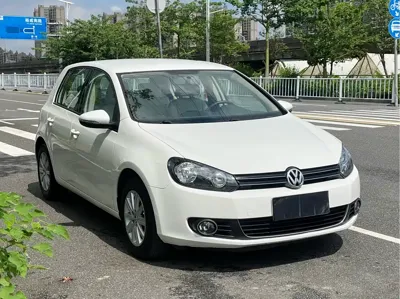 Volkswagen Golf 2013, 147000 км, за 3954.58 USD