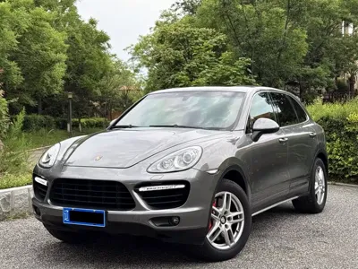 Porsche Cayenne · 2012 год