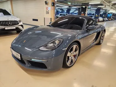Porsche 718 · 2017 год
