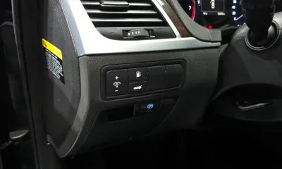Hyundai Genesis 2016, 72670 км, за 7880.79 USD - фото 13